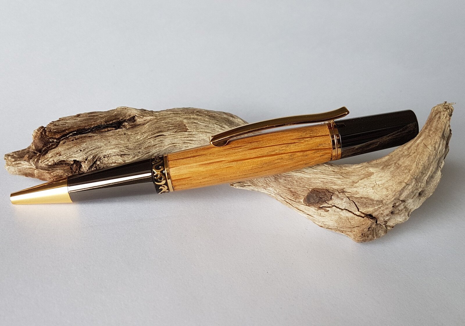 Tobermory Whisky Pen Mullcraft - The Mull and Iona Shop