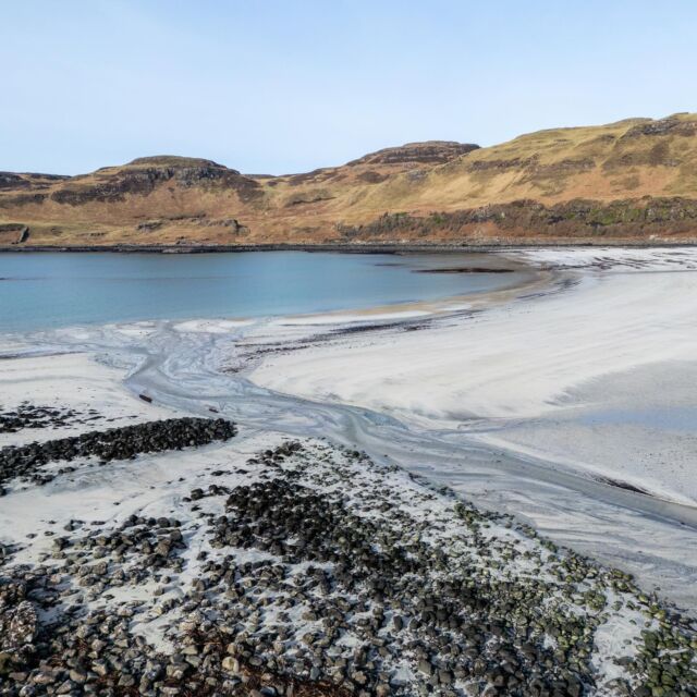 Calgary Beach. Midday. Not a soul on the beach. Bliss. So lucky this is our nearest beach. 
.
.
.
.
.
.
#isleofmull #calgary #calgarybeach #walkingonthebeach #beachtomyself #findyourinnerhebrides #gorural #scottishagritourism #wildaboutargyll #springiscoming #innerhebrides #scottishislands #scottishislandholiday #farmstayscotland #cottagebythesea #holidaycottagenearthsea #holidaycottagebythesea