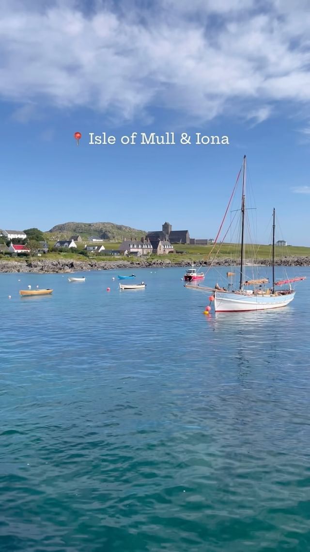 There is so much to explore on the beautiful island of Mull and Iona 😍 

You can even take a boat trip to the Isle of Staffa to see the natural wonders of Fingal’s Cave, and not to mention everyone’s favourite - the puffins! 

Is Mull next on your travel list? ⛴️ Listen to this week’s episode of Scottish Island Adventures for more inspo! Available on all major podcast platforms or via link in bio 🎧 

📸: thechaoticscot 

#CalMacFerries #IsleOfMull #Iona #InnerHebrides #Staffa #Puffins #ScotlandTravel #ScotlandExplore #ScottishIslandAdventures #ScottishIslandAdventuresPodcast